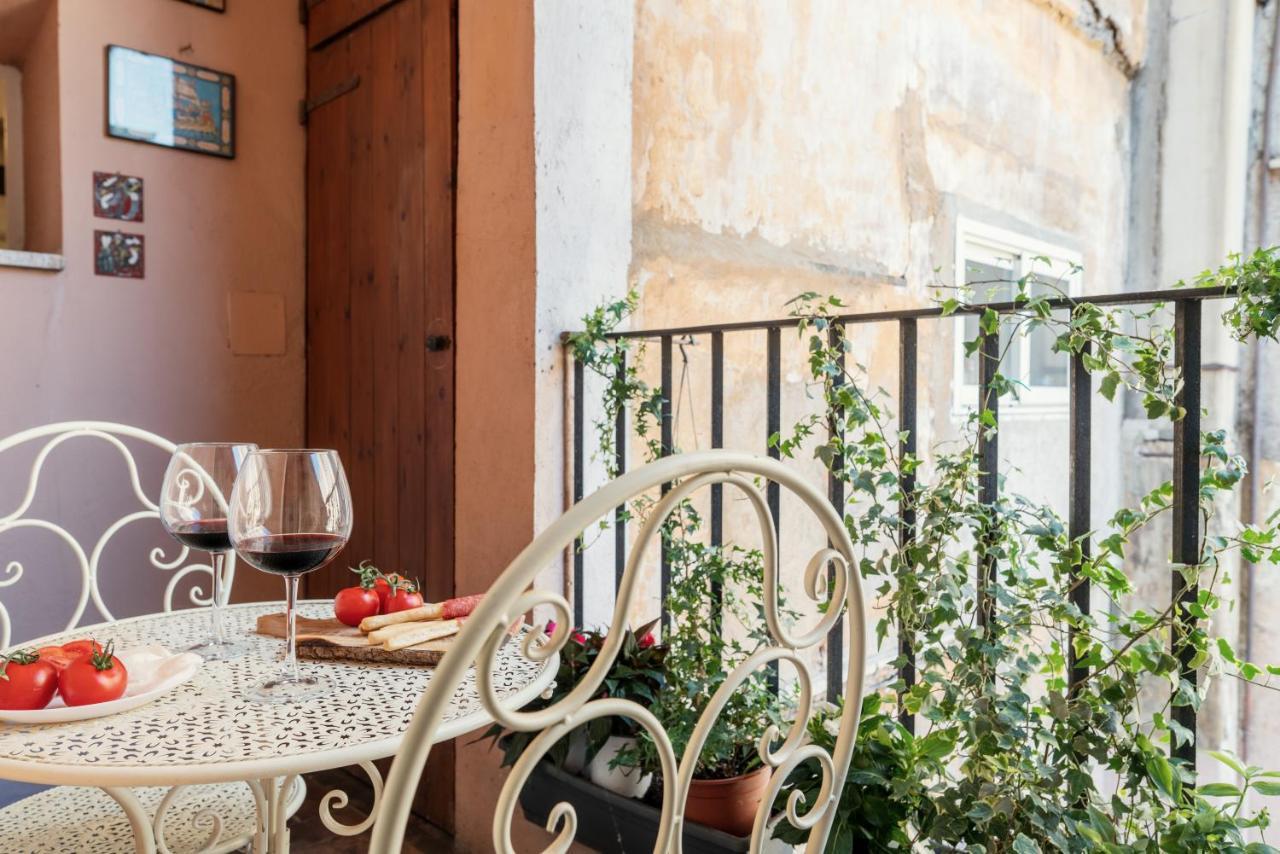 Domus Quiritum Charming, Appartamento D'Epoca A Campo De' Fiori Рим Экстерьер фото