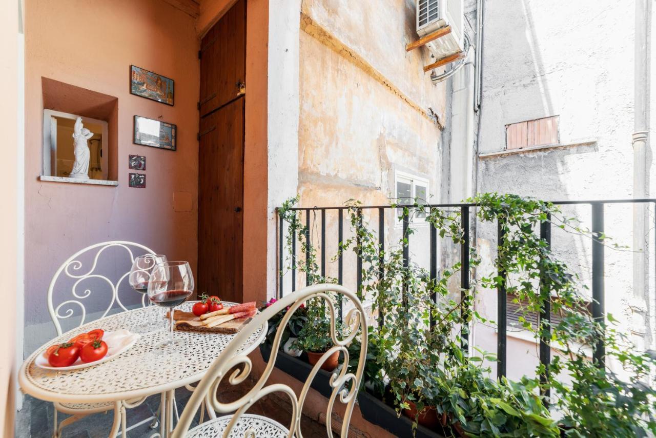 Domus Quiritum Charming, Appartamento D'Epoca A Campo De' Fiori Рим Экстерьер фото